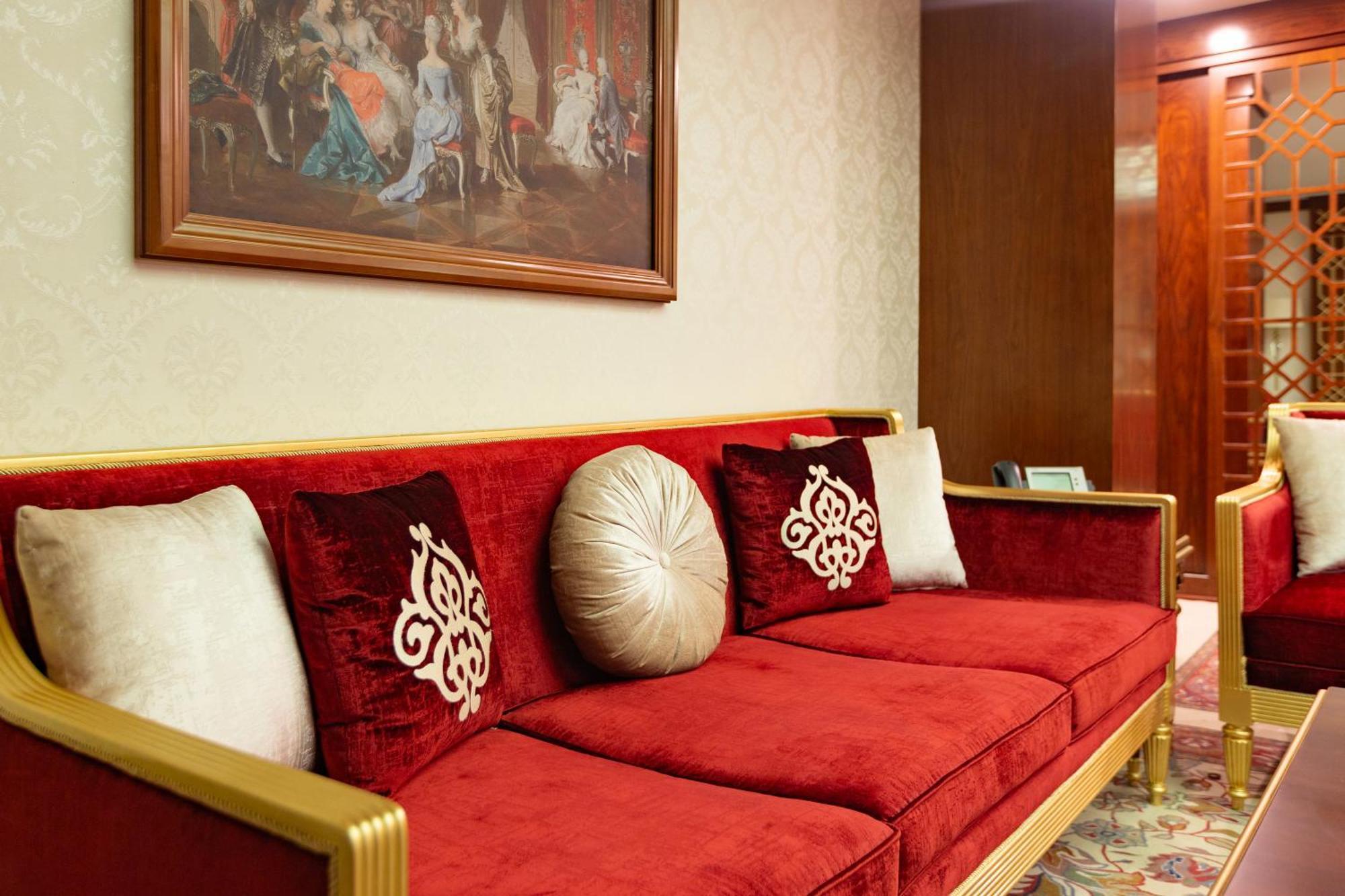 Cristal Erbil Hotel מראה חיצוני תמונה A sofa